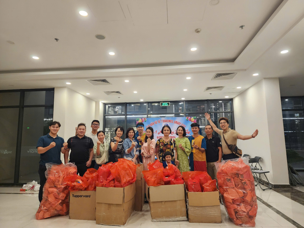 TẶNG QUÀ TRUNG THU CHO GẦN 1000 EM NHỎ TẠI VINHOMS SMART CITY TÂY MỖ