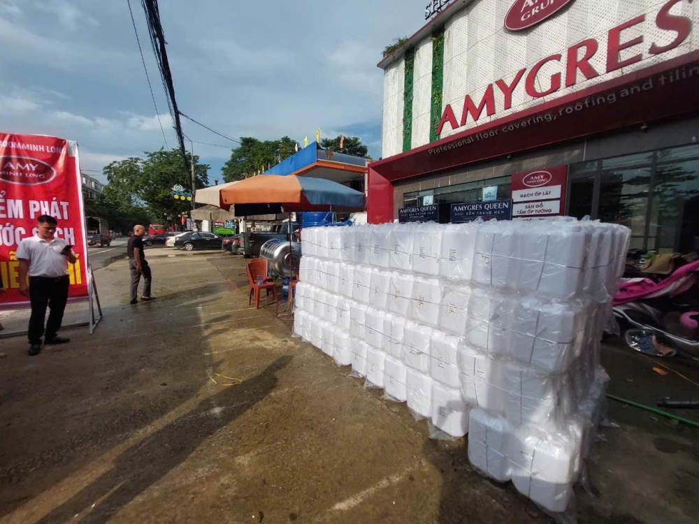 Chương trình hỗ trợ nước sạch cho bà con Thái Nguyên sau bão Yagi của Super S5 cùng VCEO 